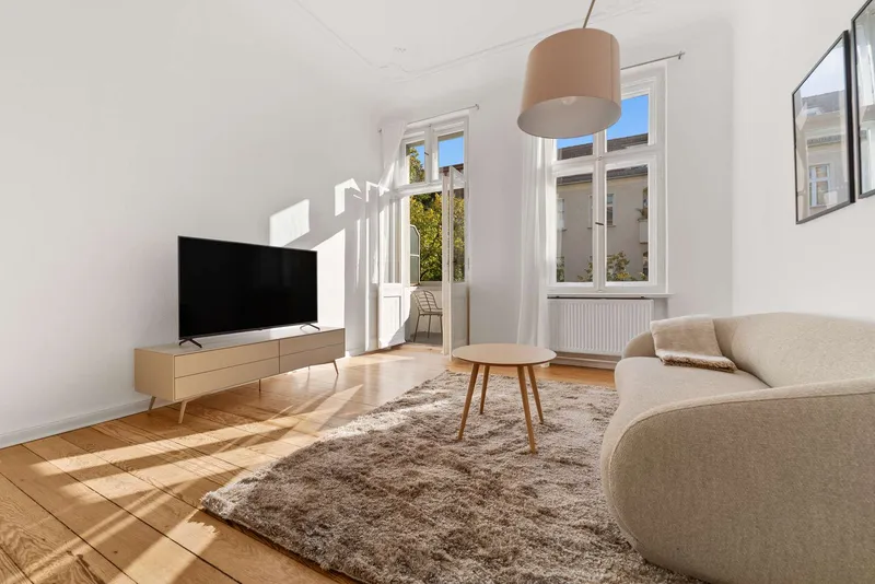 Hübsche 2-Zimmer Wohnung in Friedrichshain - voll möbliert — photo 1